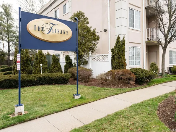 54 School Street #315, Westbury, NY 11590