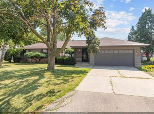 1187 Loretta Ave, Menasha, WI 54952