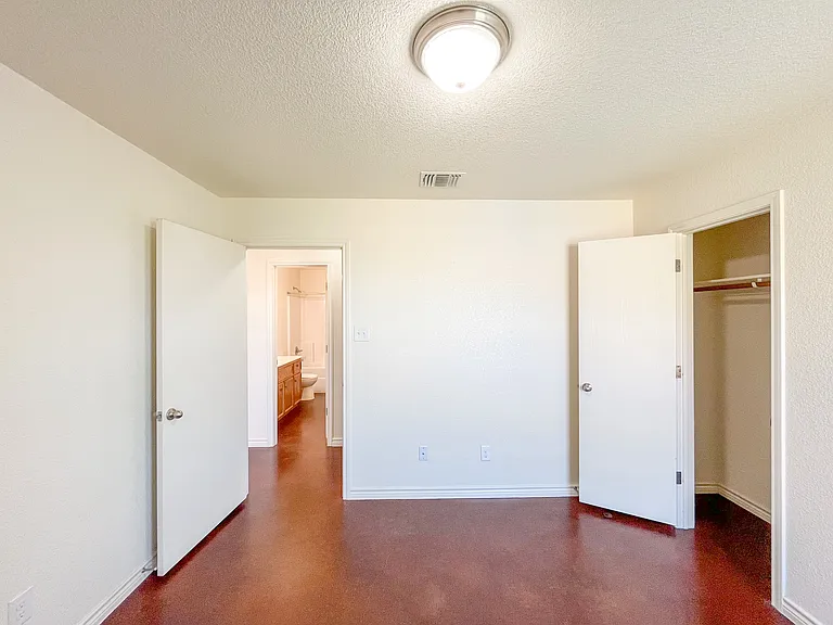 3808 John Chisholm Loop #B — Photo 25