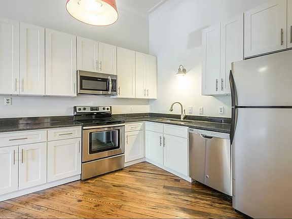 2nd image of 102 W Summit Hill Dr APT 201
