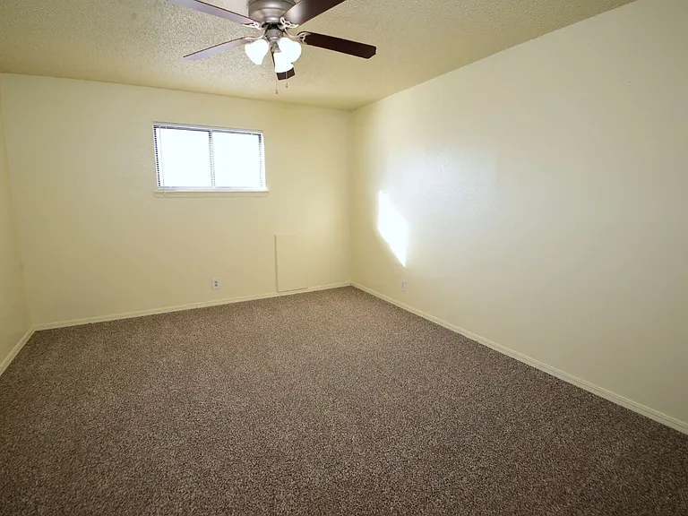 1514 E 73rd Pl — Photo 15