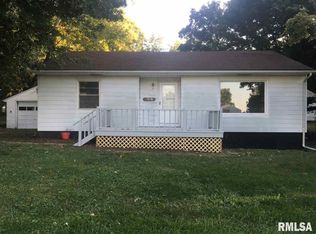 1328 Robinson St, Lewistown, IL 61542