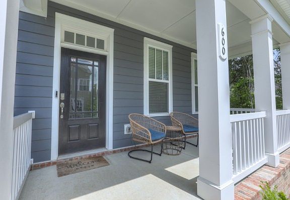 2nd image of 600 Heck Ln