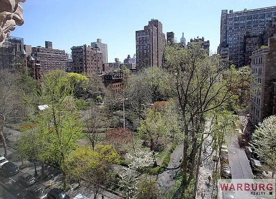 Sold by Warburg | media 13