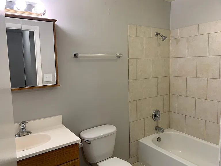 Lockport South Apartments — Photo 16