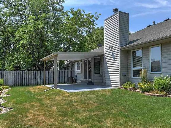 3rd image of 16565 Cedar Cir
