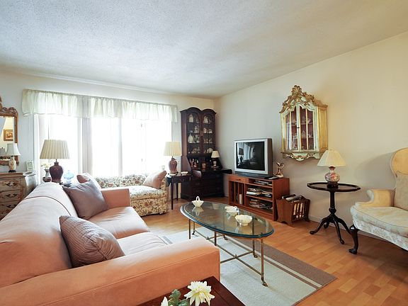 5th image of 247 Claremont Ave #C-3-9