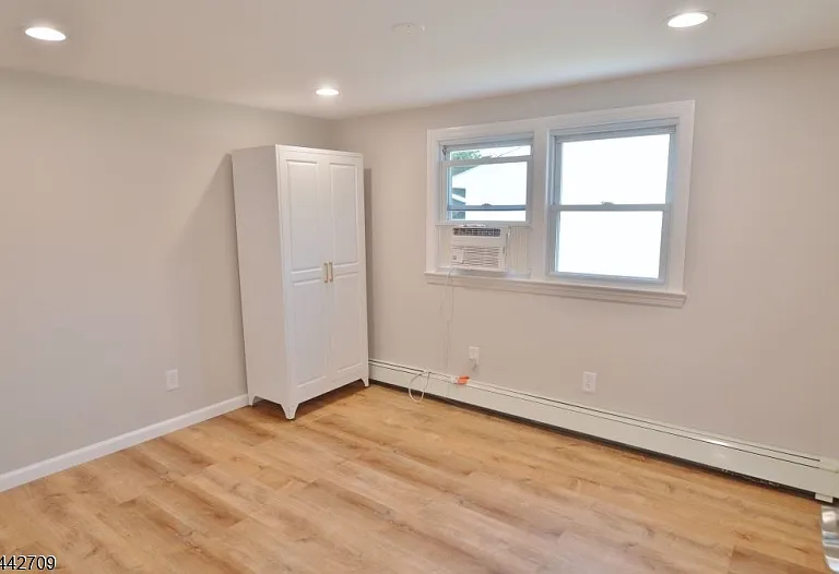 10 Ridgedale Ave W — Photo 10
