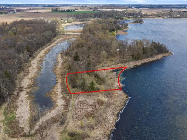 W6793 LAKESHORE CIRCLE, Elkhorn, WI 53121