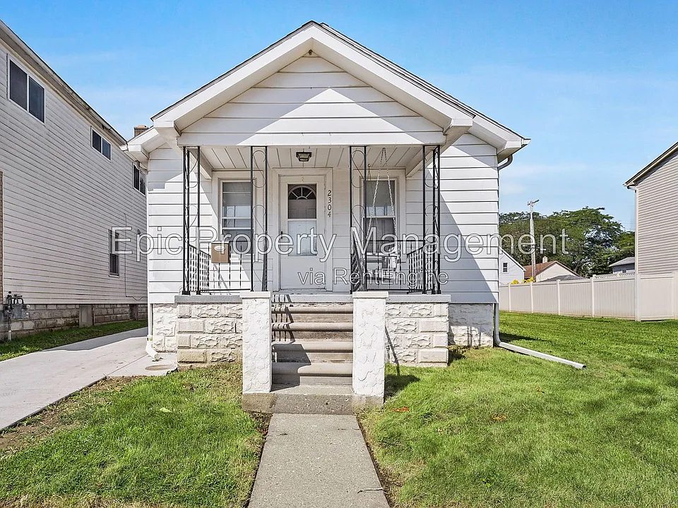 2304 Cora St