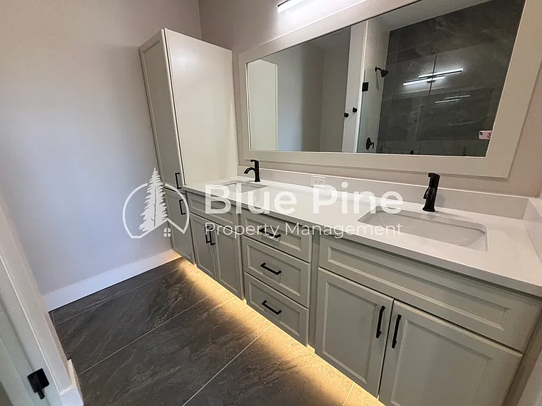 477 Easy St #1 — Photo 7