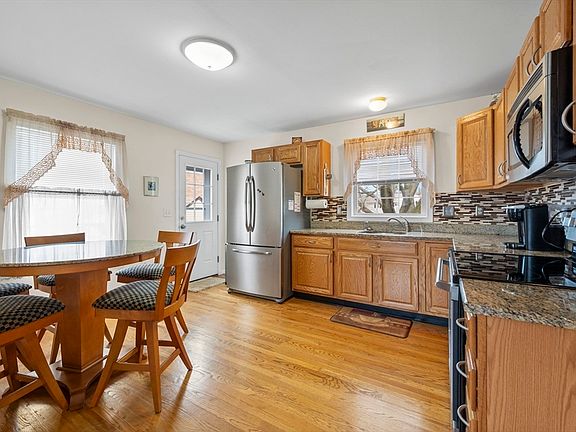 5th image of 26 Hourihan St #1