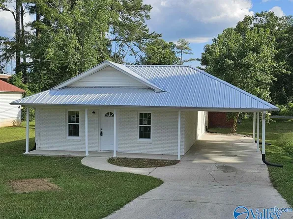 223 3rd Ave NW, Arab, AL 35016