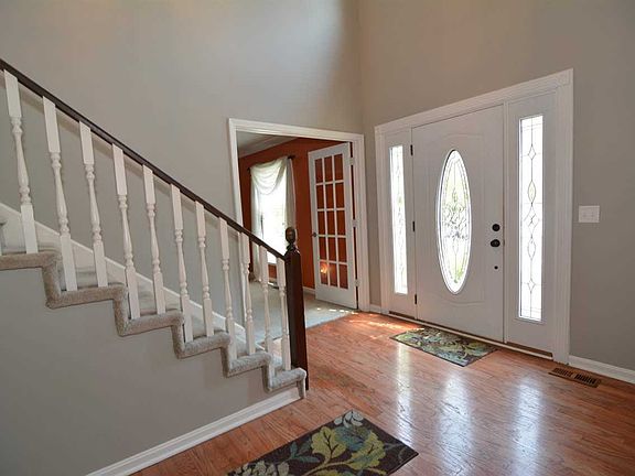 3rd image of 7544 Chapel Hill Ct