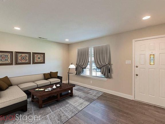 3rd image of 2948 Amber Ln