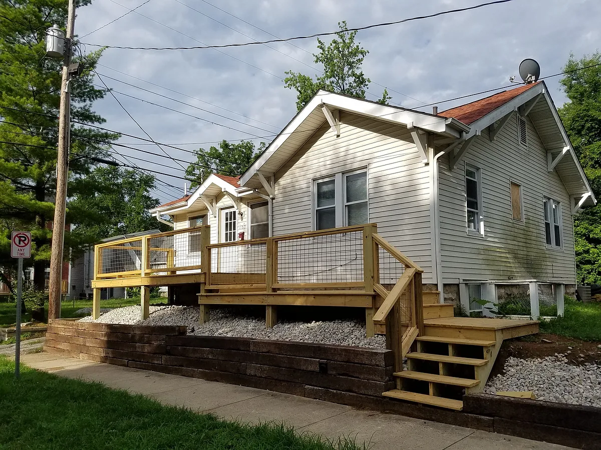 Building Photo - 609 N Dunn St