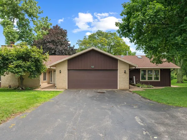 20 Old Mill Grove Rd, Lake Zurich, IL 60047