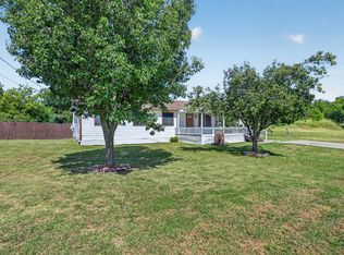 605 Jackson St, Farmersville, TX 75442