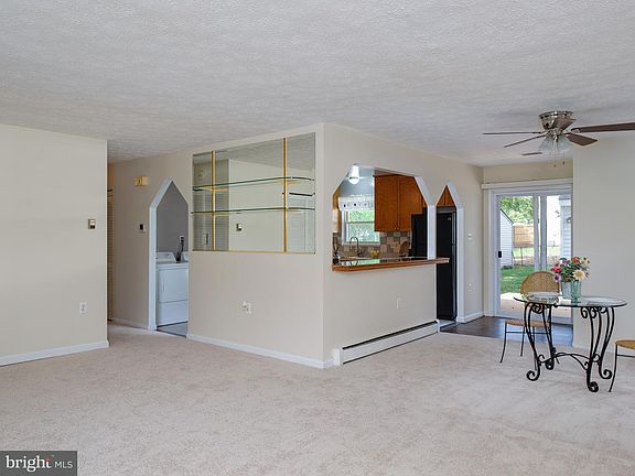 3rd image of 807 N Argonne Ave