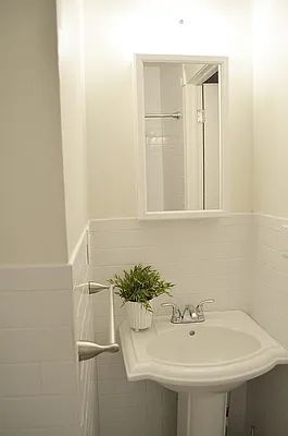 Rented by Voro New York | media 18