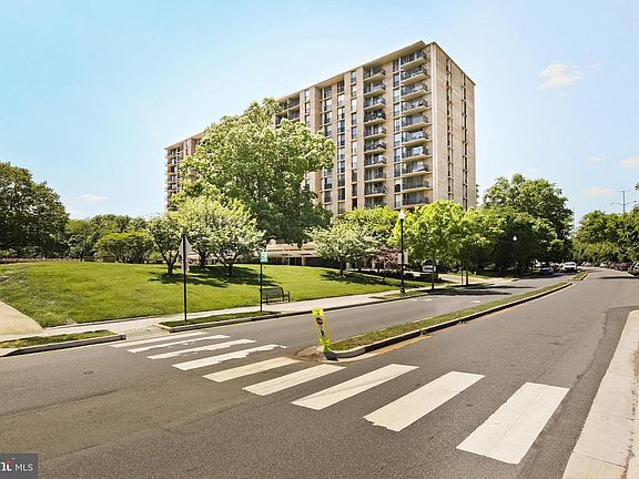 3rd image of 4600 S Four Mile Run Dr APT 904