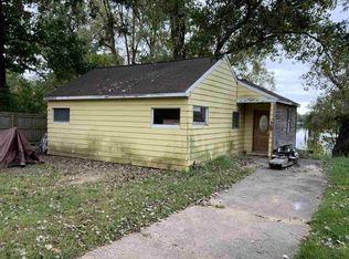 785 White Lake Rd, Pleasant Lake, MI 49272