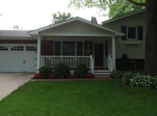 208 Daniel Pkwy, Washington, IL 61571