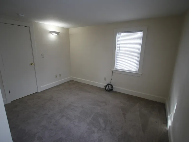 225 W Miller St #4 — Photo 9