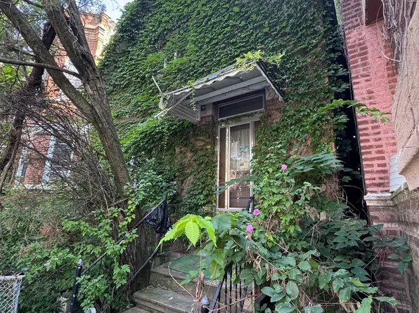 2523 W Augusta Blvd, Chicago, IL 60622