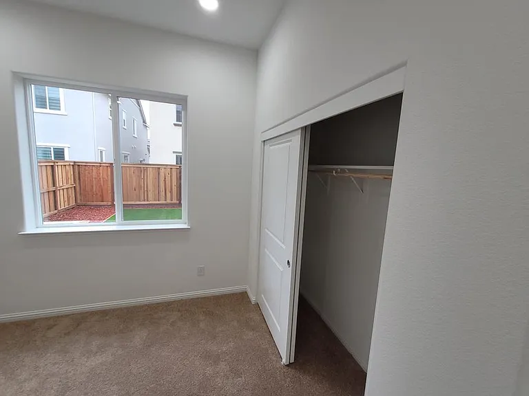 1517 1/2 Andromeda Way — Photo 7