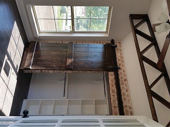 2nd image of 3585 Persimmon St