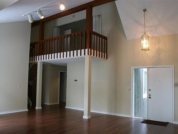 4th image of 60 Twin Lakes Dr