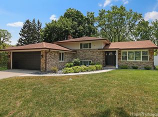 813 E Gardenia Ln, Palatine, IL 60074