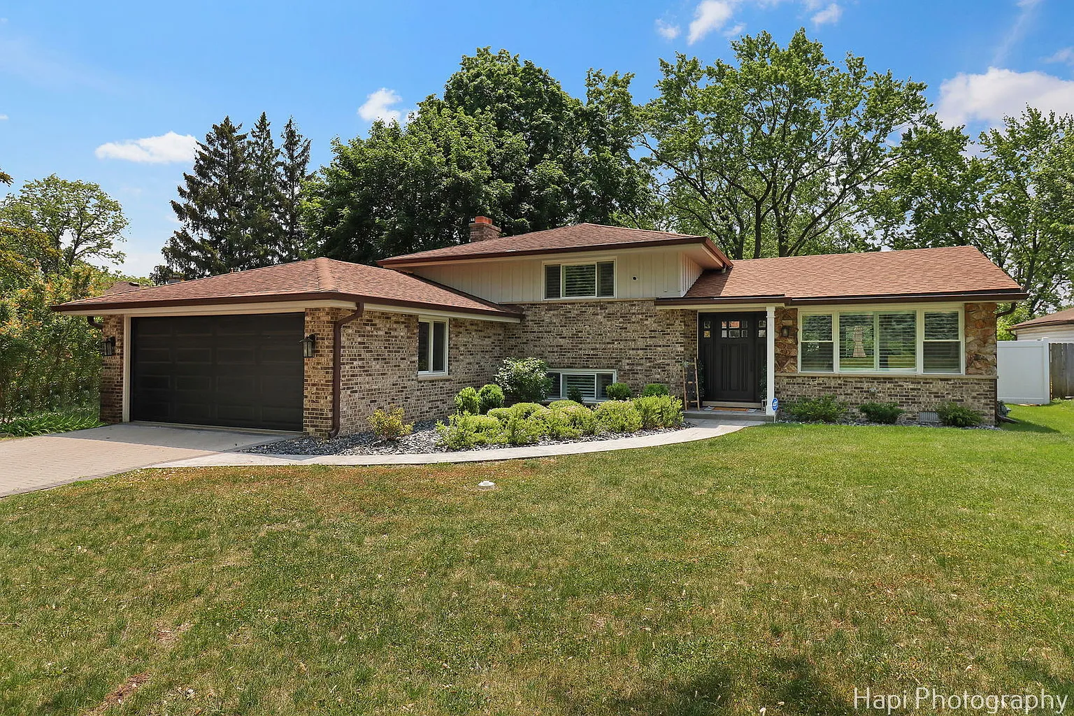 813 E Gardenia Ln photo 1