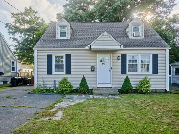 242 Breckwood Blvd, Springfield, MA 01109