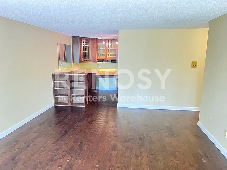 1304 W Medicine Lake Dr #118 — Photo 23