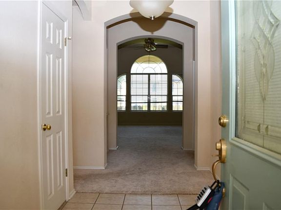 4th image of 704 Thrush Dr