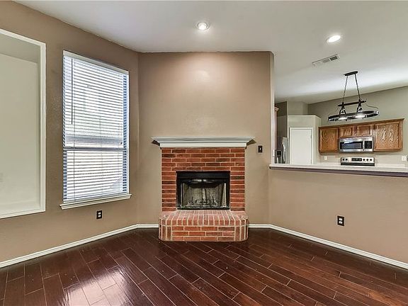 5th image of 112 Post Oak Dr