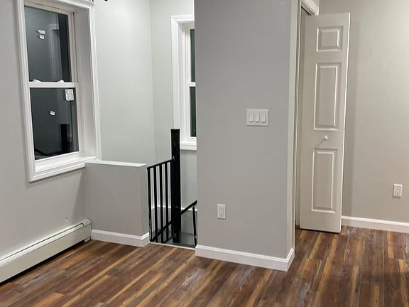 4th image of 10 Mayhew St Unit 4