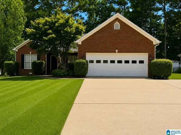 33 Lillian Ln, Anniston, AL 36207