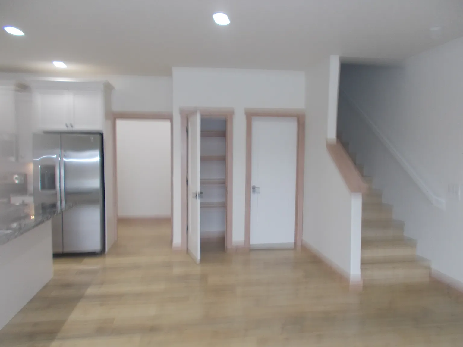 3 bed, 3.5 bath, 2300 sqft, $2,900 — Photo 4