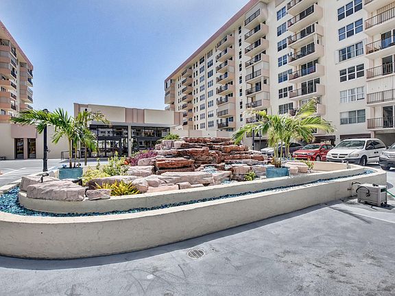 2nd image of 1147 Hillsboro Mile APT 306