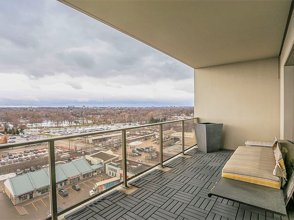 5th image of 330 Ridout St N #1204