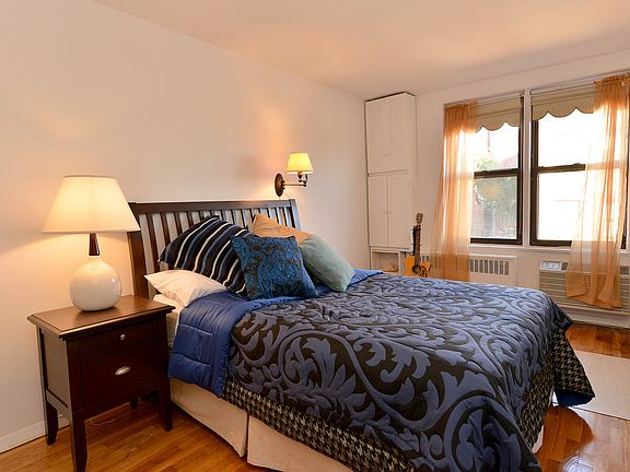 4th image of 100 Bank St APT 6H