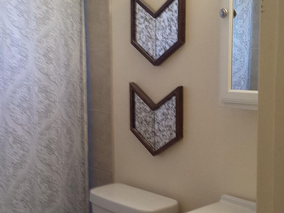2nd image of 1744 Garfield Ave APT 205