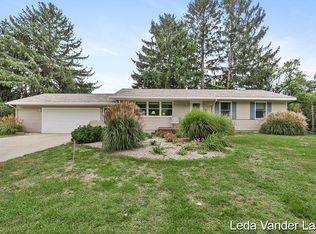 2347 Shadowlane Dr NE, Grand Rapids, MI 49505