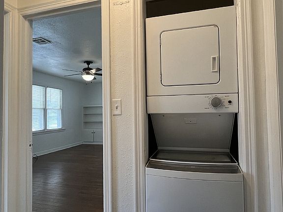 4th image of 1706 W Arrowhead Pl