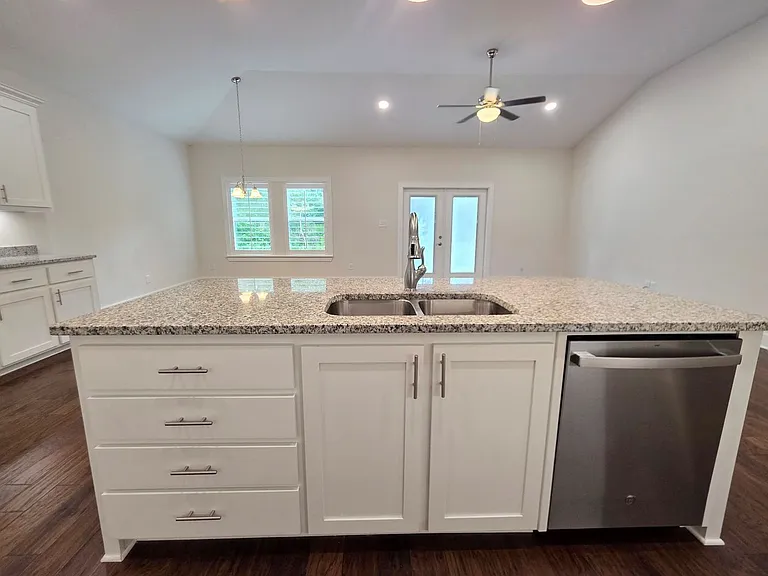 4570 Omaha Dr — Photo 15