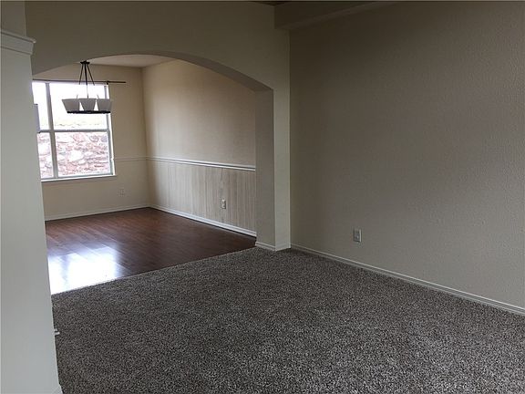 2nd image of 869 Dakota River Ave