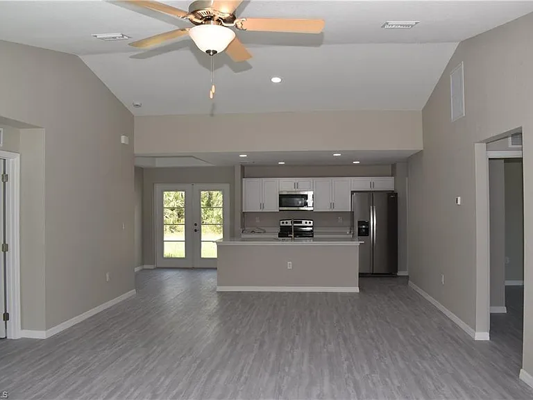 1544 Waldorf Dr — Photo 6